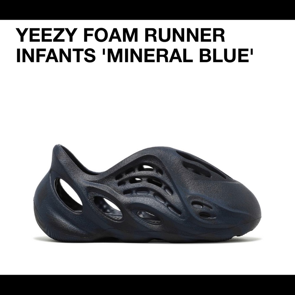 Yeezy Foam Runners size 5k